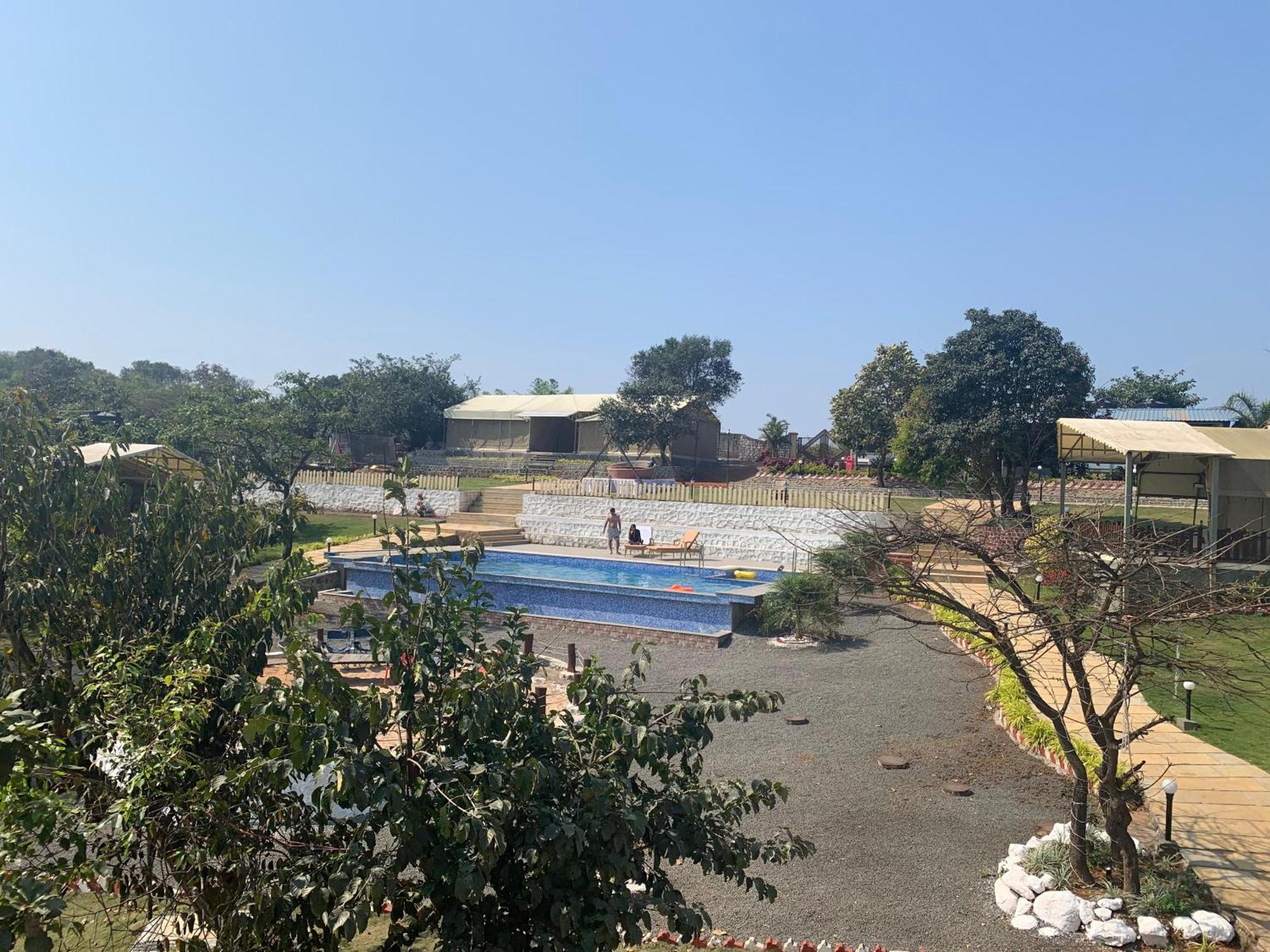 The Canvas Resort In Lonavla Buitenkant foto