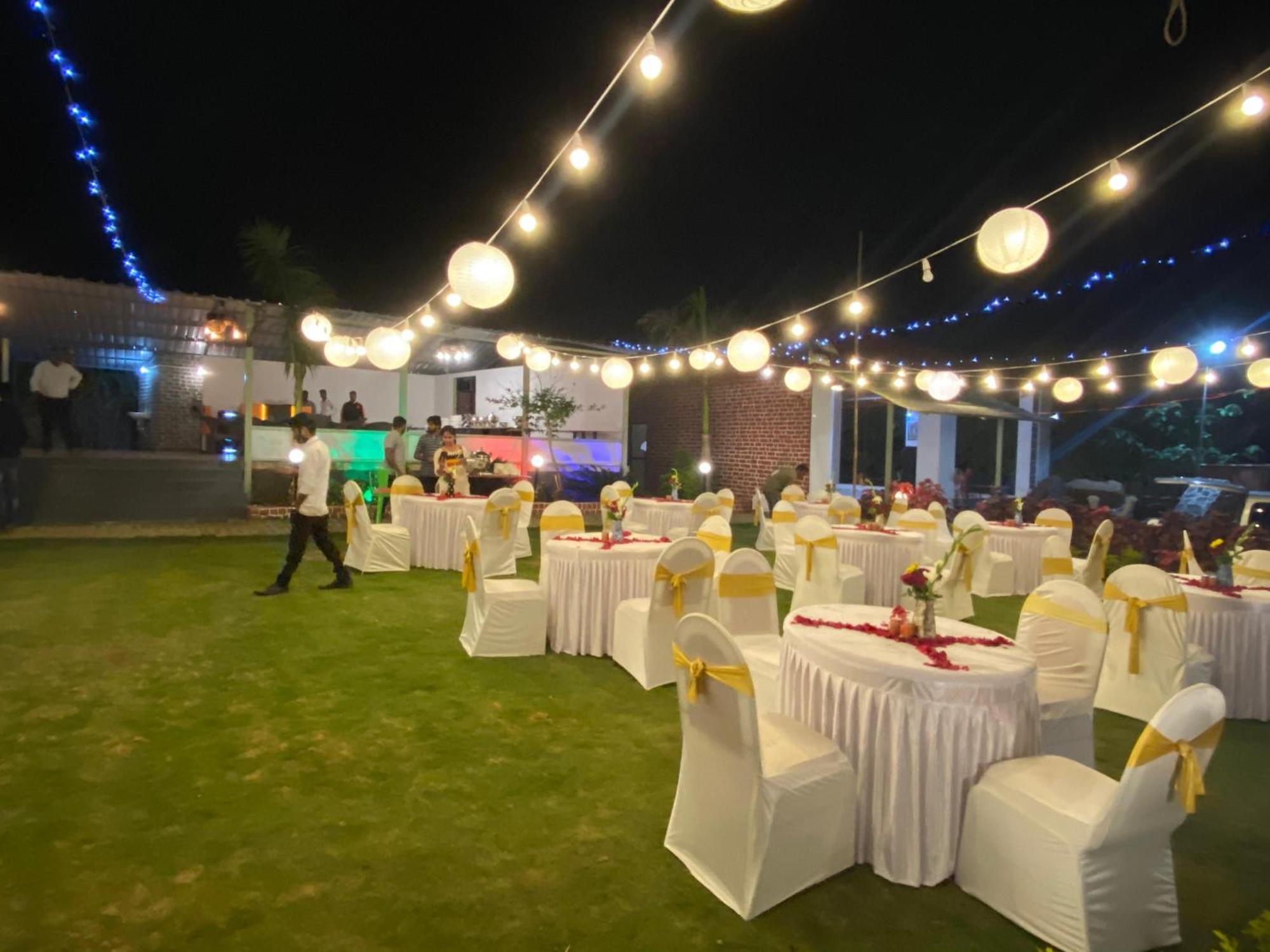 The Canvas Resort In Lonavla Buitenkant foto