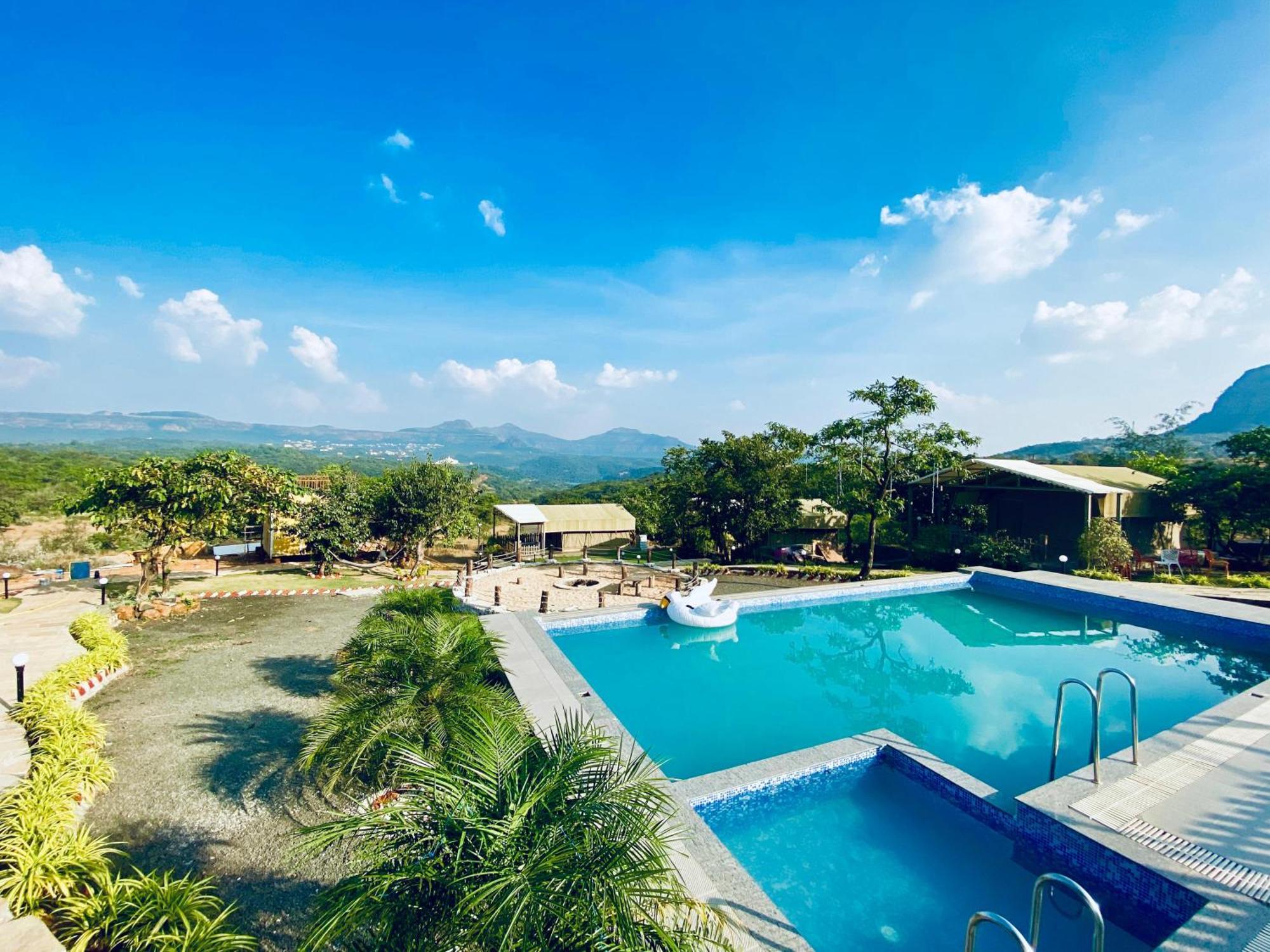 The Canvas Resort In Lonavla Buitenkant foto