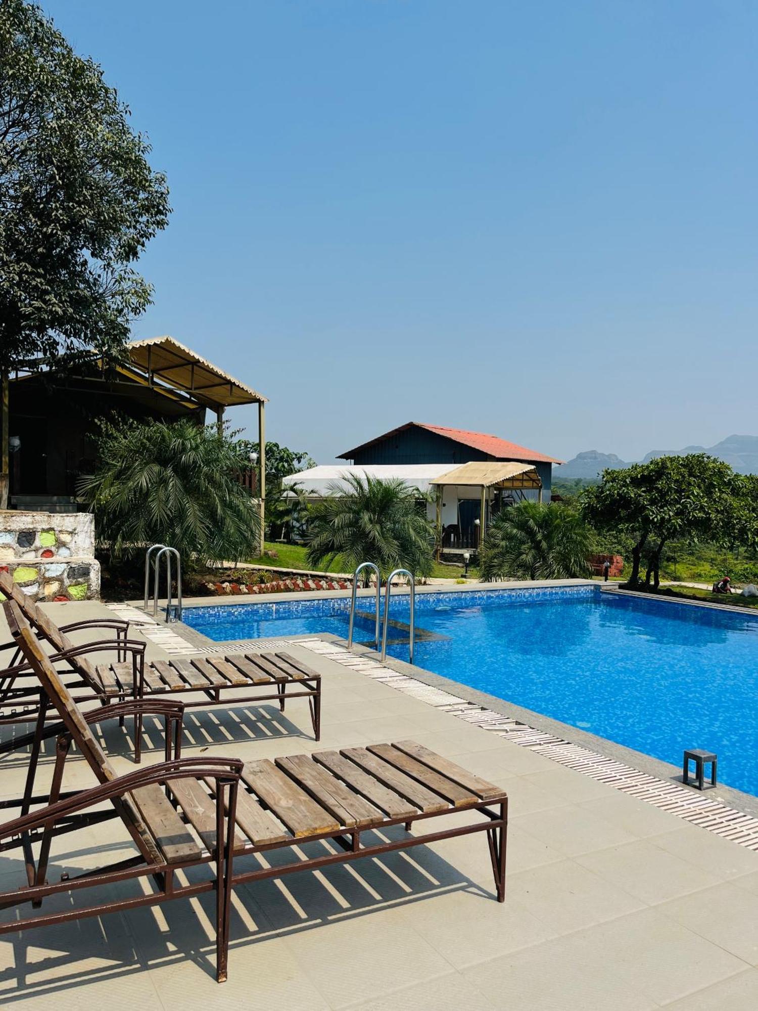 The Canvas Resort In Lonavla Buitenkant foto